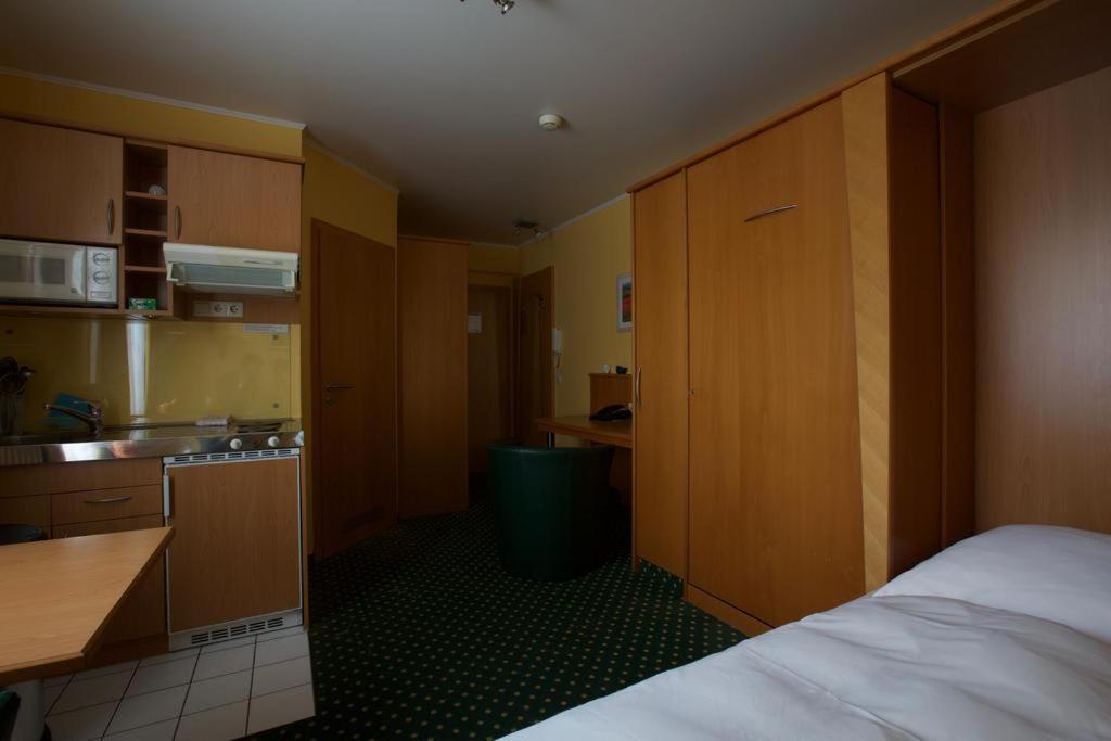 Au P'Tit Max - Studios Hotel Luxemburg Exterior foto